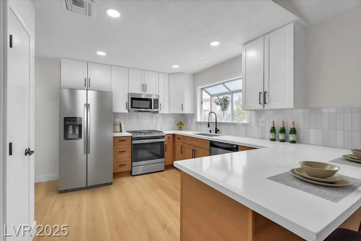 Property Slideshow image 1 of 42 | 2532 big timber dr, Las Vegas, NV, 89134