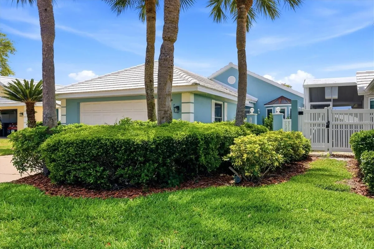 Property Slideshow image 1 of 29 | 733 harrington lake dr 25, Venice, FL, 34293