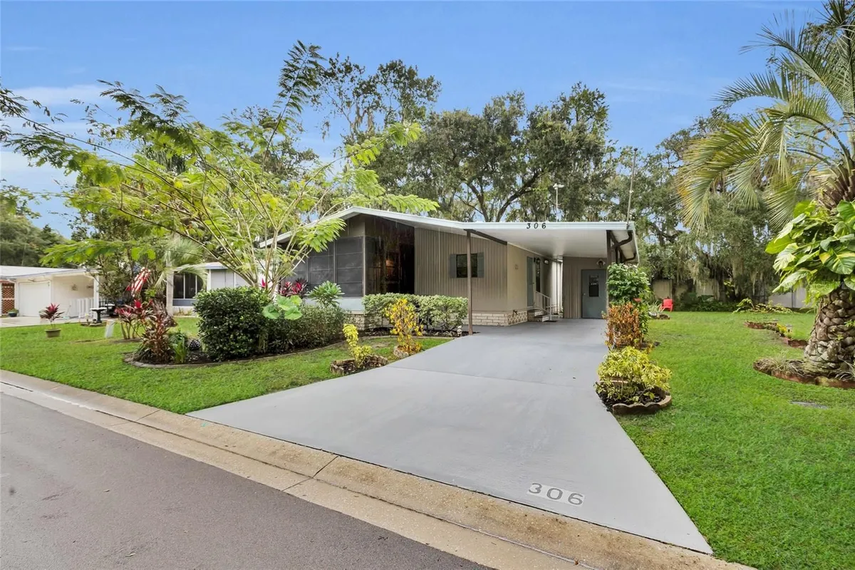 Property Slideshow image 1 of 35 | 306 s timber trl, Wildwood, FL, 34785