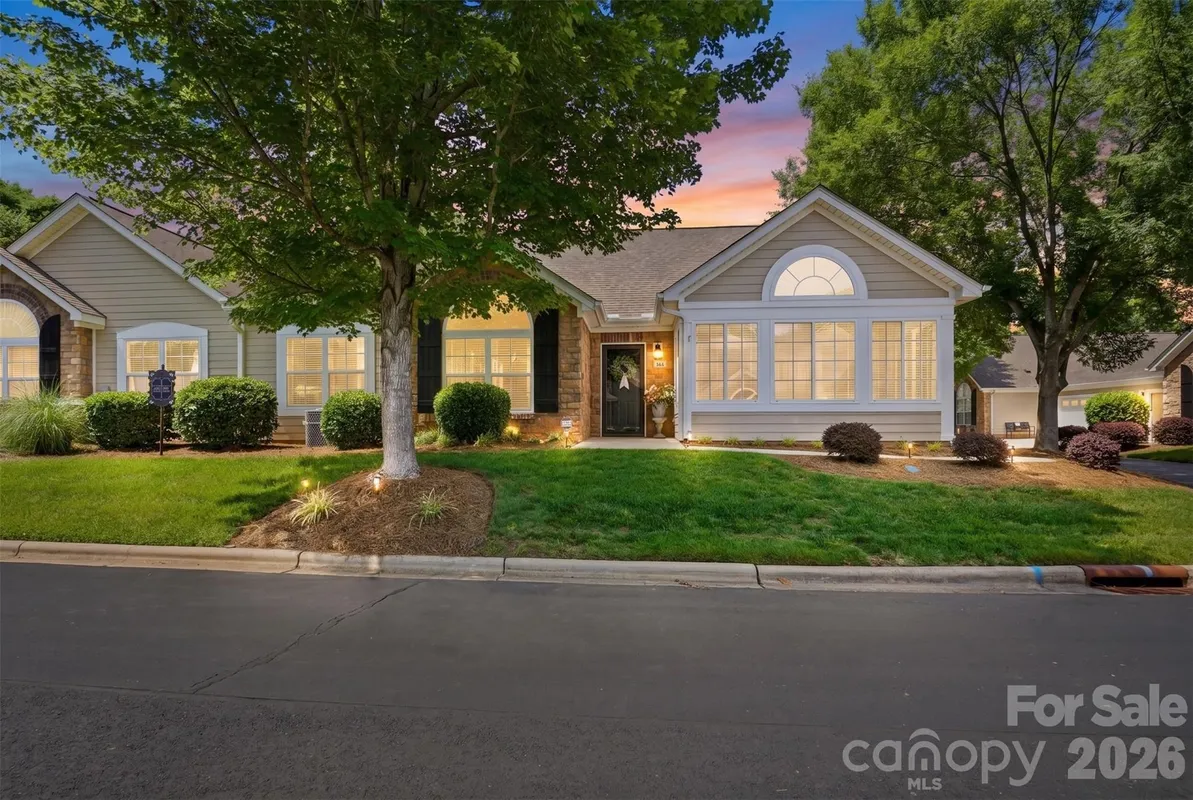 Property Slideshow image 1 of 24 | 227 lone oak cir, Rock Hill, SC, 29732