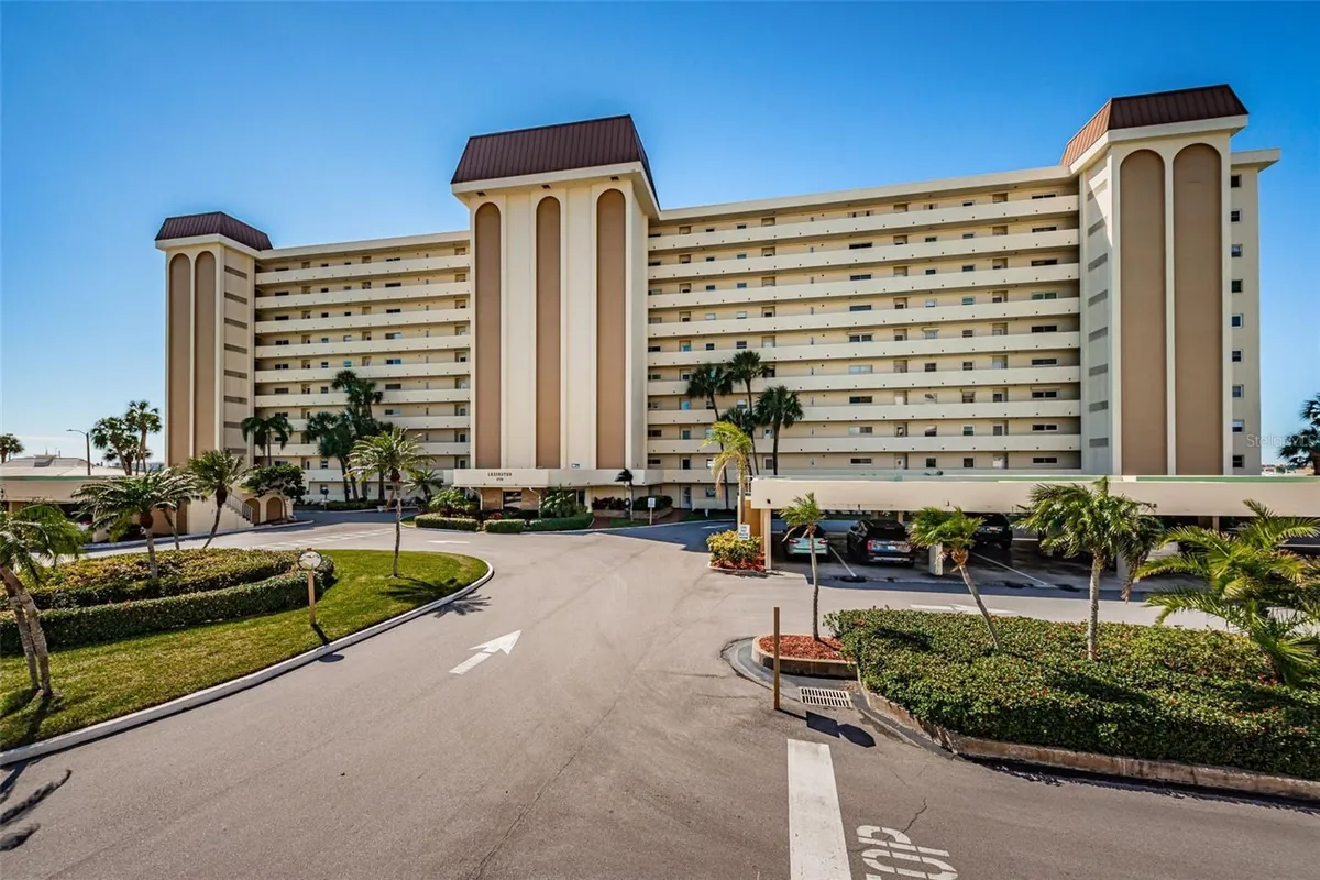 Property Slideshow image 1 of 45 | 4750 cove cir 905, St Petersburg, FL, 33708