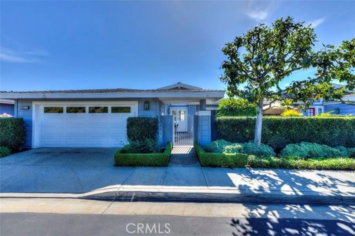 Property Slideshow image 1 of 65 | 3621 geranium ave 32, Corona Del Mar, CA, 92625