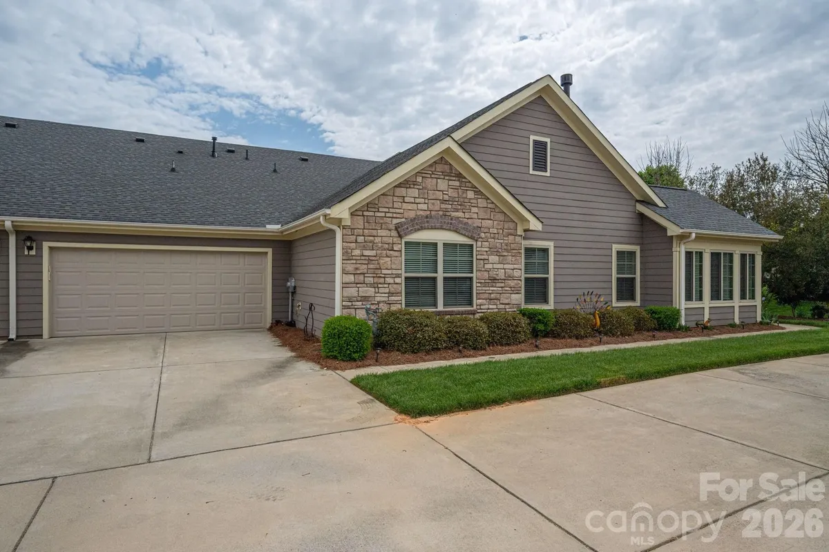 Property Slideshow image 1 of 47 | 1434 somersby cir, Gastonia, NC, 28054