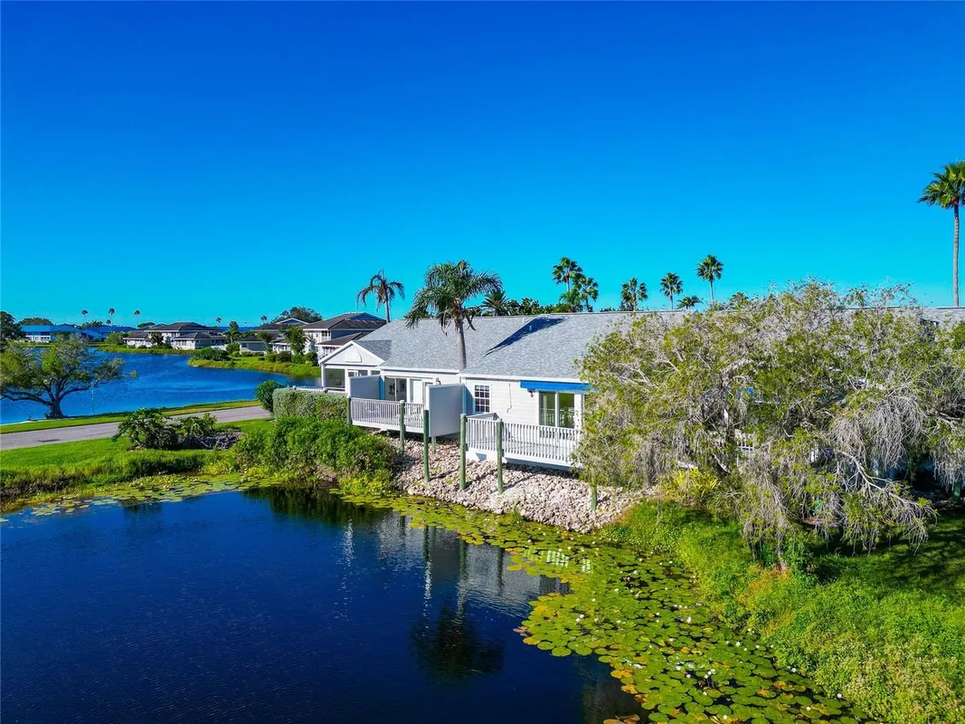 Property Slideshow image 1 of 63 | 515 woodstork cir, Bradenton, FL, 34209