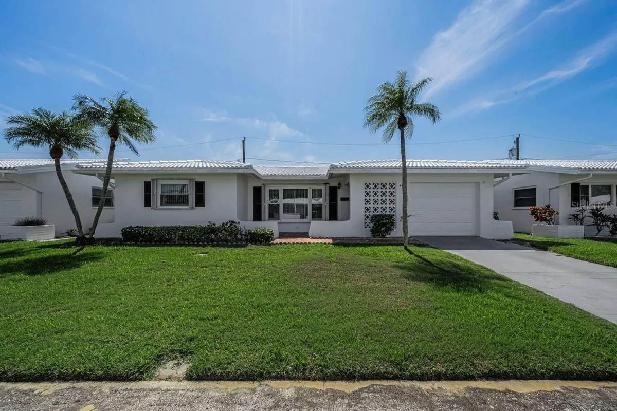 Property Slideshow image 1 of 58 | 4526 100th ave 4256, Pinellas Park, FL, 33782
