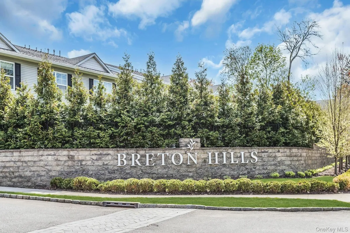 Property Slideshow image 1 of 15 | 704 breton way 704, Glen Cove, NY, 11542