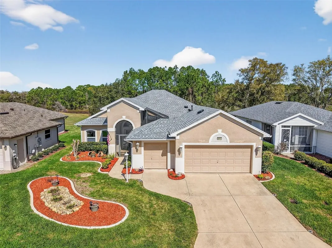 Property Slideshow image 1 of 73 | 5421 sir churchill dr, Leesburg, FL, 34748