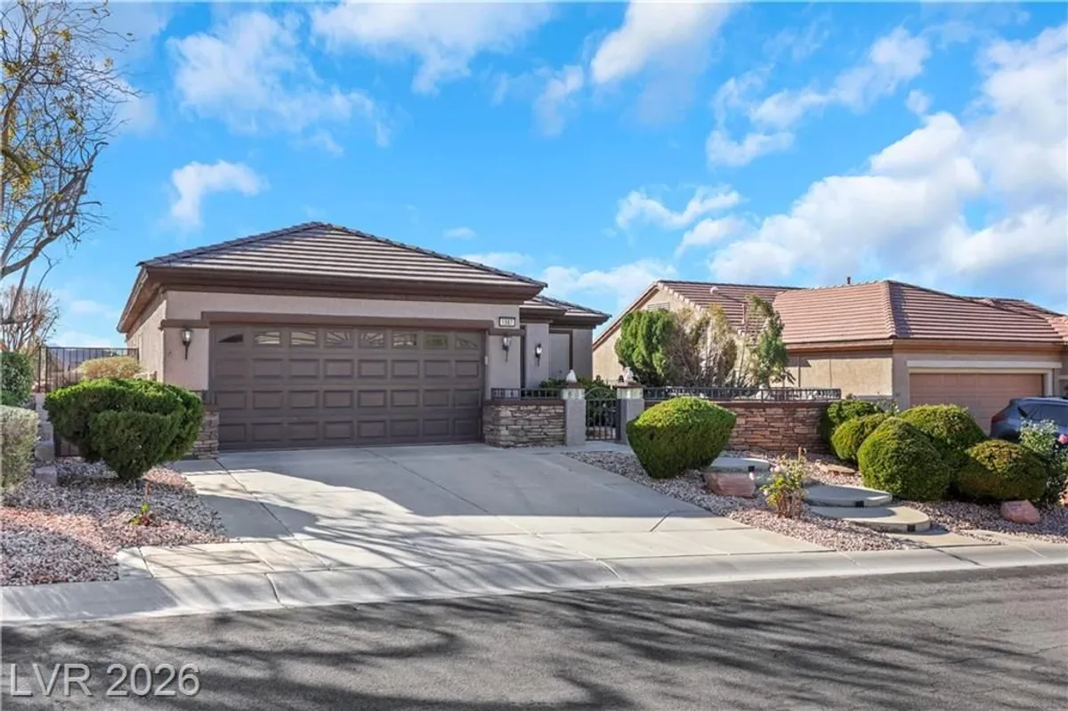 Property Slideshow image 1 of 48 | 1987 oliver springs st, Henderson, NV, 89052