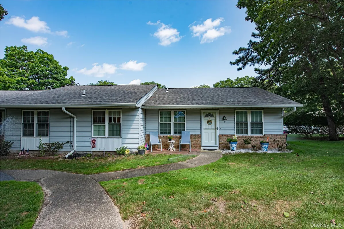 Property Slideshow image 1 of 20 | 350b woodbridge dr 350b, Brookhaven, NY, 11961