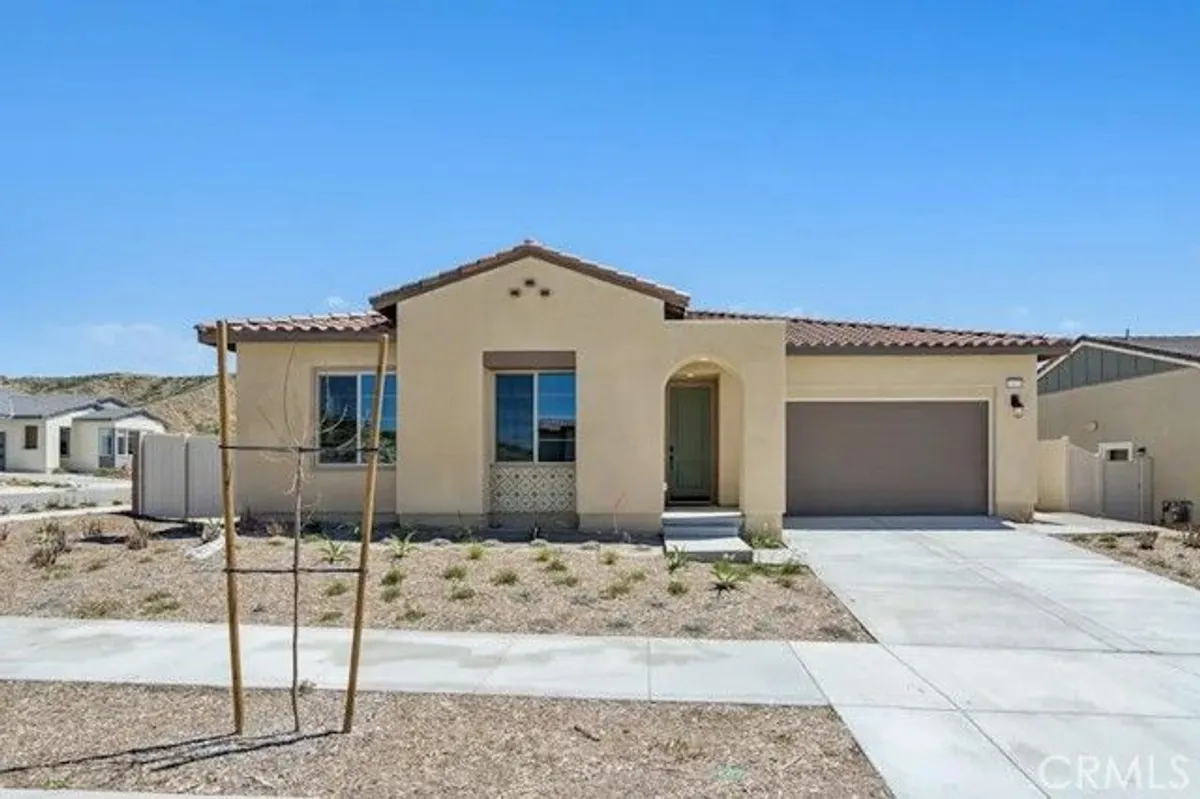 Property Slideshow image 1 of 35 | 28920 vertex way, Canyon Country, CA, 91350