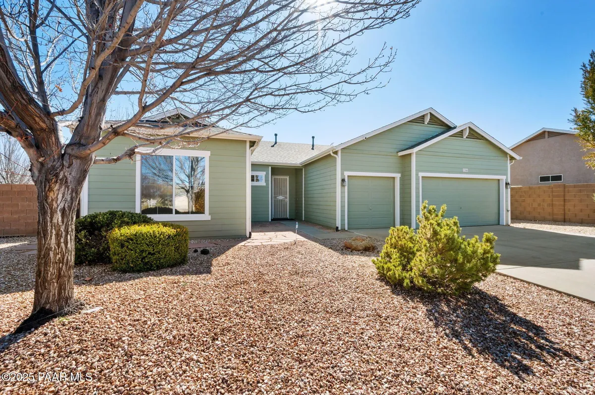 Property Slideshow image 1 of 46 | 7708 n siesta sunset ln, Prescott Valley, AZ, 86315