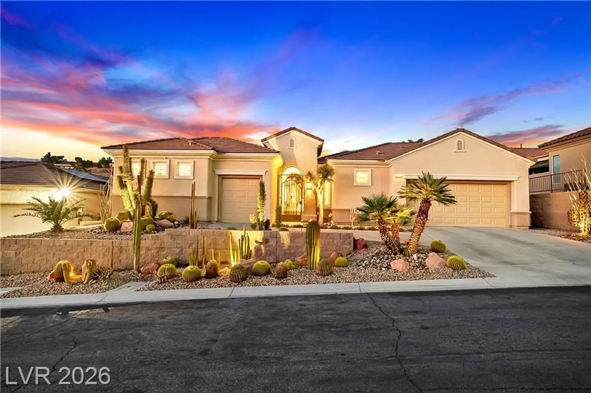 Property Slideshow image 1 of 85 | 2372 hardin ridge dr, Henderson, NV, 89052