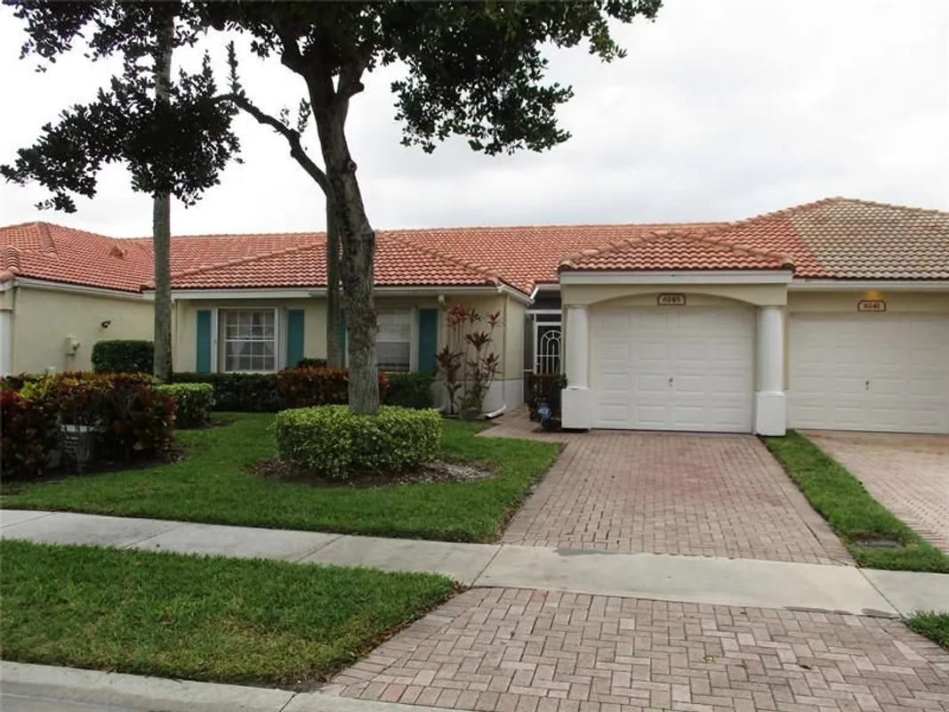 Property Slideshow image 1 of 17 | 6145 lake hibiscus dr # 6145, Delray Beach, FL, 33484