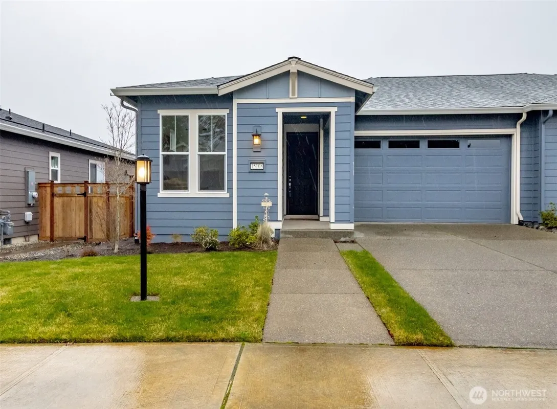 Property Slideshow image 1 of 29 | 15108 183rd ave e unit e, Bonney Lake, WA, 98391