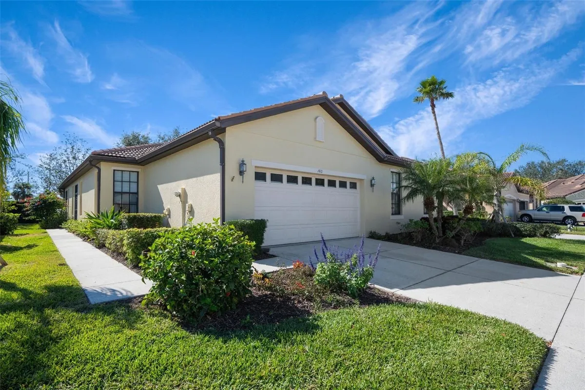Property Slideshow image 1 of 36 | 1410 maseno dr, Venice, FL, 34292