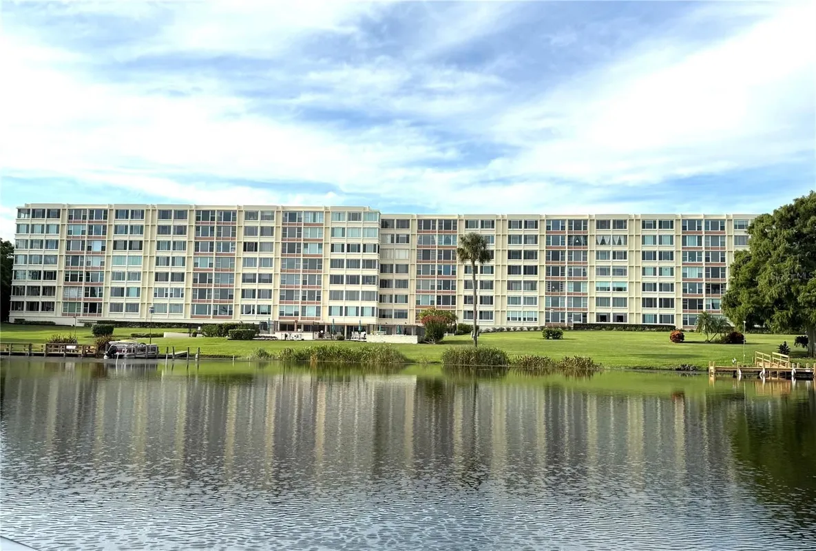 Property Slideshow image 1 of 41 | 700 mirror ter 507, Winter Haven, FL, 33881