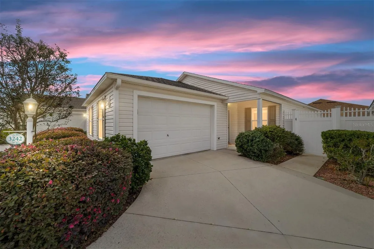 Property Slideshow image 1 of 40 | 3242 evanside ln, The Villages, FL, 32163