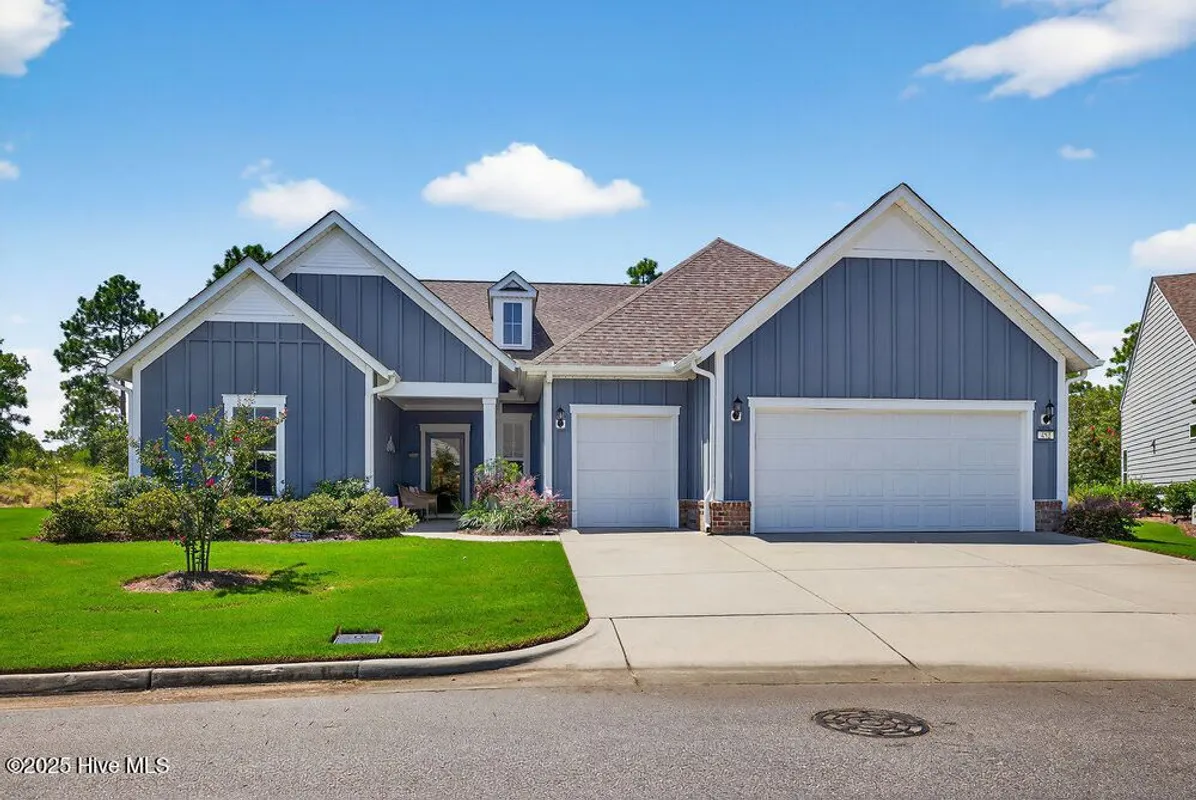 Property Slideshow image 1 of 54 | 452 deveraux dr, Wilmington, NC, 28412