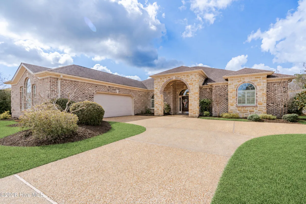 Property Slideshow image 1 of 72 | 1092 leesburg dr, Leland, NC, 28451