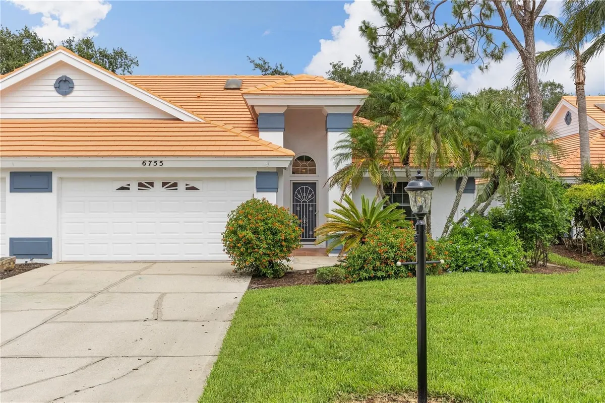 Property Slideshow image 1 of 45 | 6755 approach rd # 31, Sarasota, FL, 34238