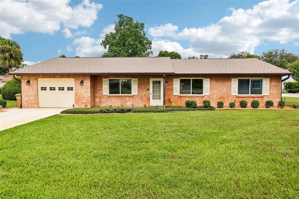 Property Slideshow image 1 of 44 | 70 stone haven ct, Leesburg, FL, 34788