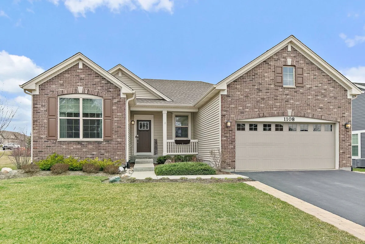 Property Slideshow image 1 of 28 | 1108 black cherry dr, Crystal Lake, IL, 60012