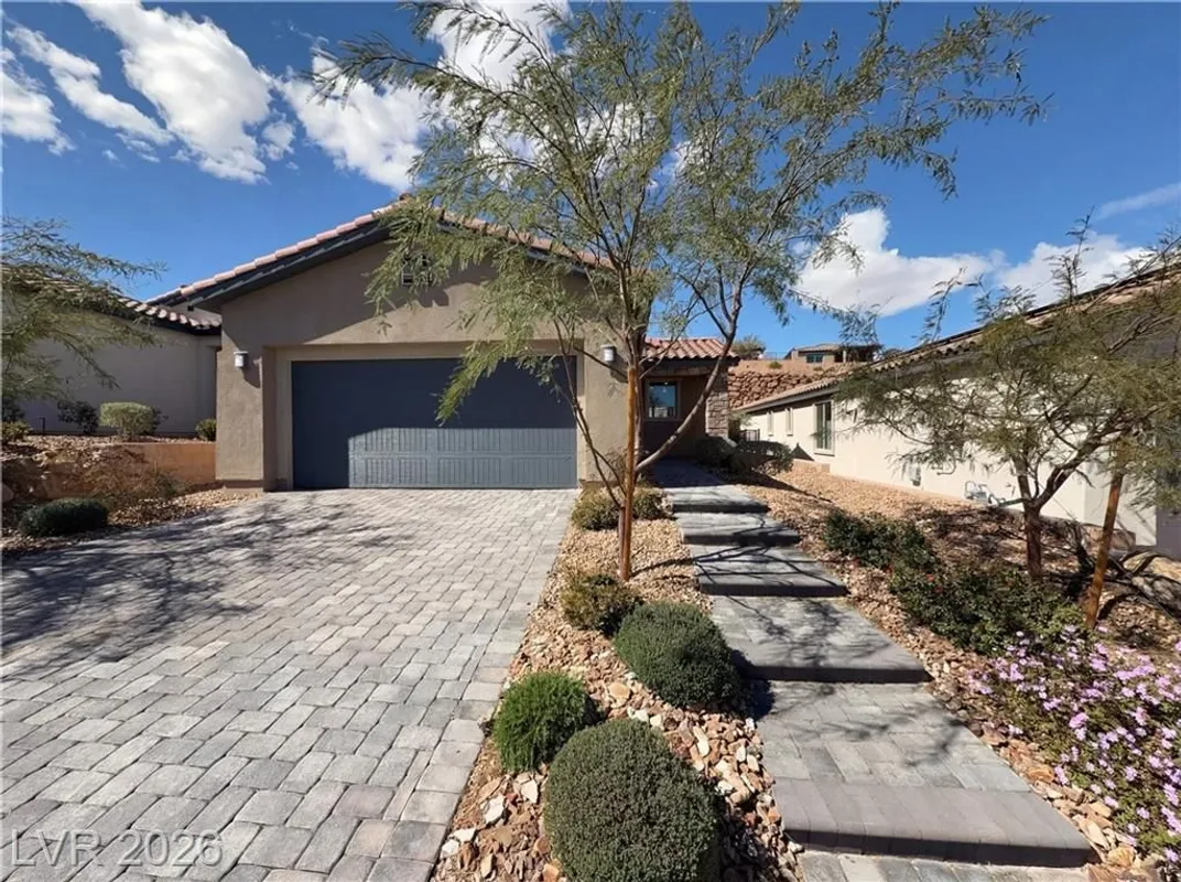 Property Slideshow image 1 of 21 | 77 stone bluff ln, Henderson, NV, 89011