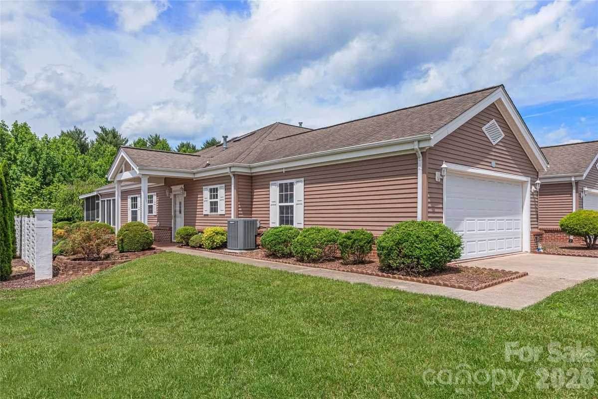 Property Slideshow image 1 of 26 | 11 heather way a, Candler, NC, 28715