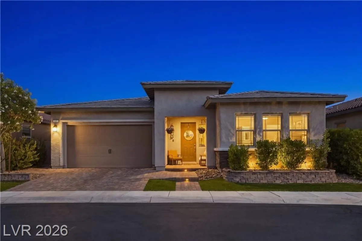 Property Slideshow image 1 of 46 | 697 otter brook st, Henderson, NV, 89011
