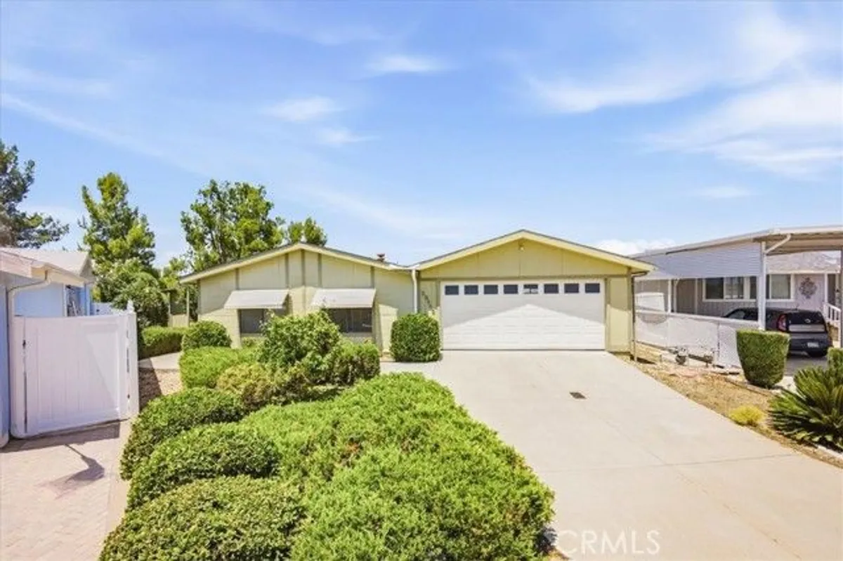 Property Slideshow image 1 of 31 | 28900 via la espalda, Murrieta, CA, 92563