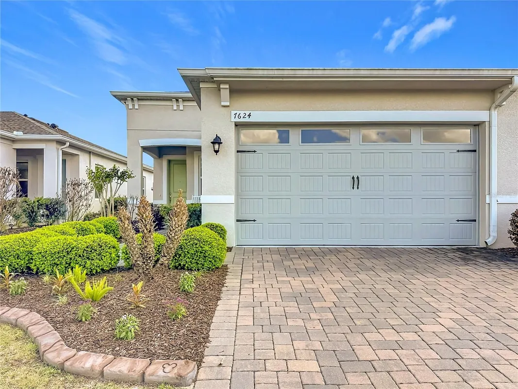 Property Slideshow image 1 of 52 | 7624 sand pierre ct, Kissimmee, FL, 34747