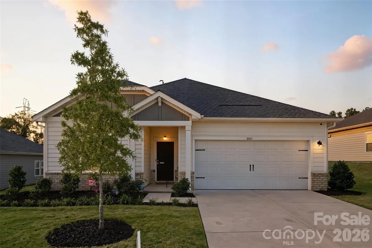 Property Slideshow image 1 of 43 | 2023 merida st, Charlotte, NC, 28214