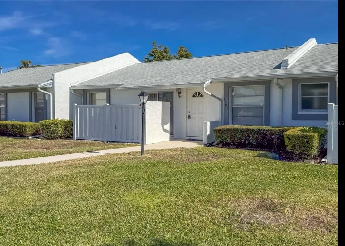 Property Slideshow image 1 of 21 | 3703 39th st w # 11, Bradenton, FL, 34205