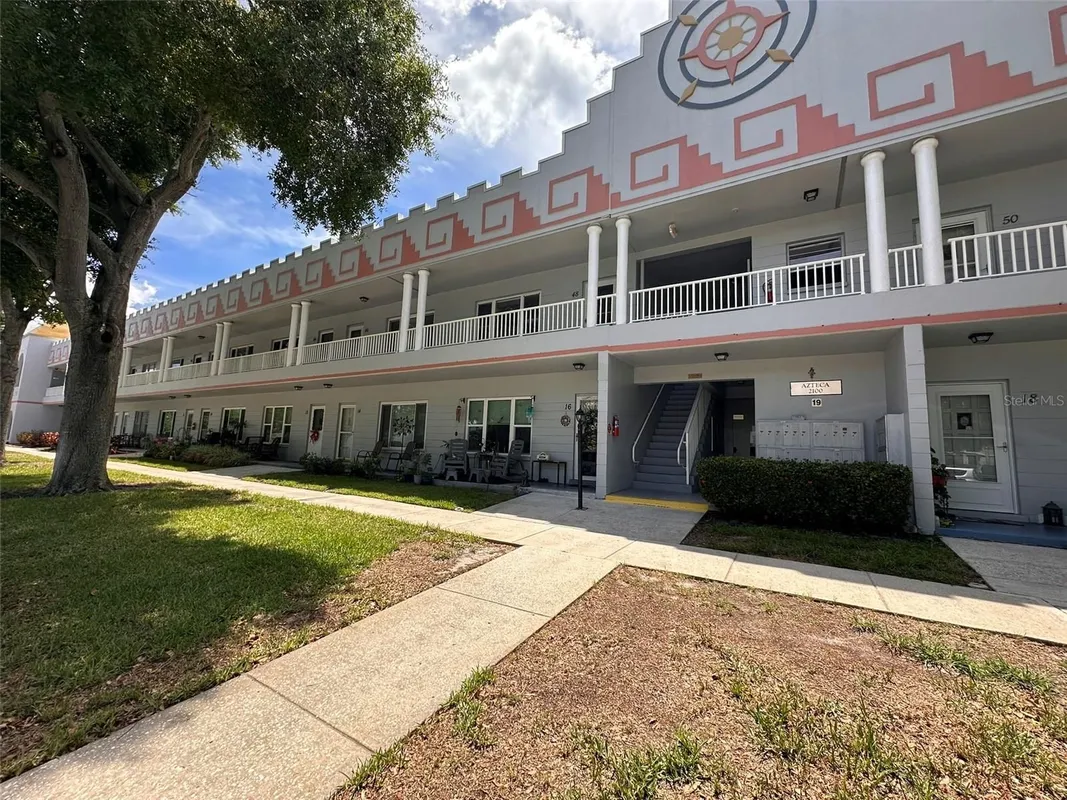 Property Slideshow image 1 of 37 | 2100 world parkway blvd 48, Clearwater, FL, 33763