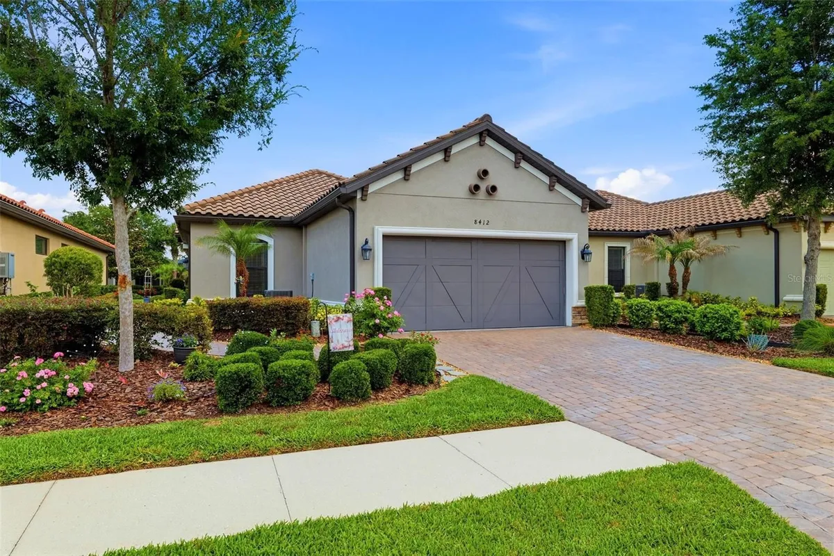 Property Slideshow image 1 of 44 | 8412 alberata vista dr, Tampa, FL, 33647