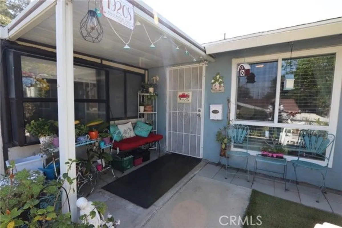 Property Slideshow image 1 of 71 | 19208 avenue of the oaks j, Newhall, CA, 91321
