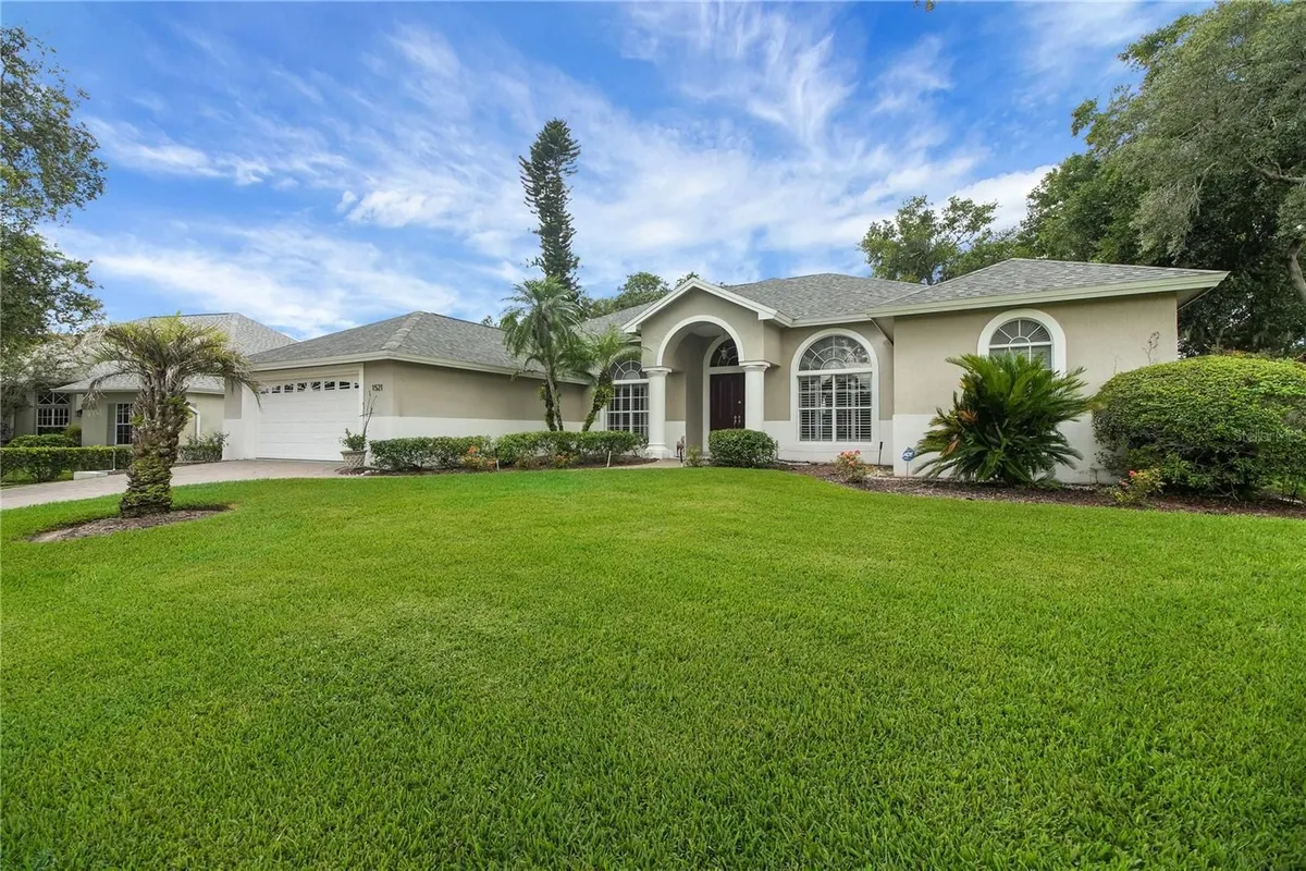 Property Slideshow image 1 of 93 | 1521 edgewater dr, Mount Dora, FL, 32757