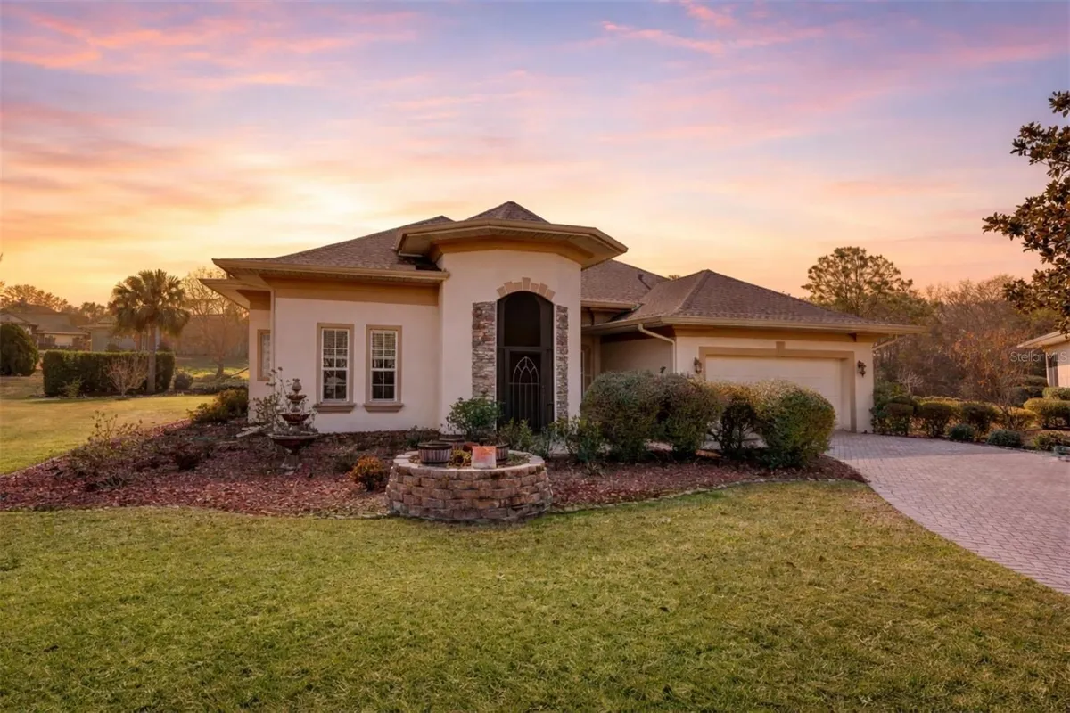Property Slideshow image 1 of 47 | 5236 island terrace ct, Lady Lake, FL, 32159