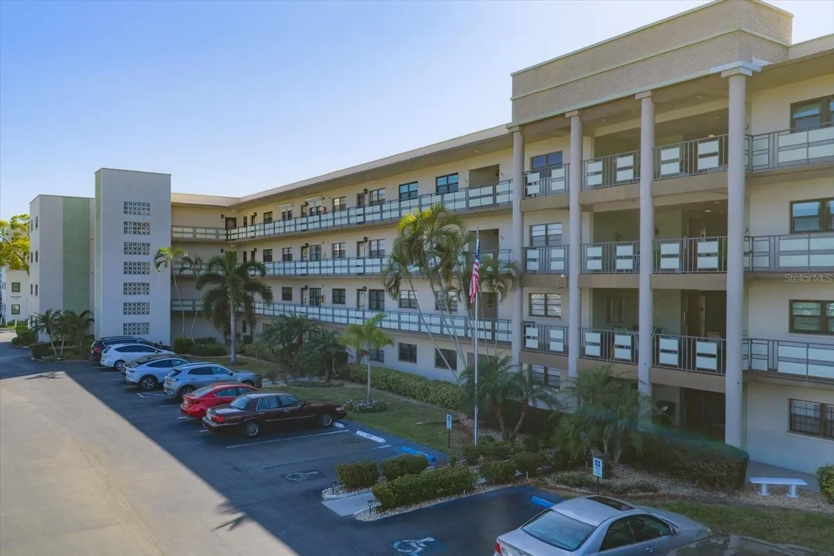 Property Slideshow image 1 of 37 | 6080 80 st 102, St Petersburg, FL, 33709