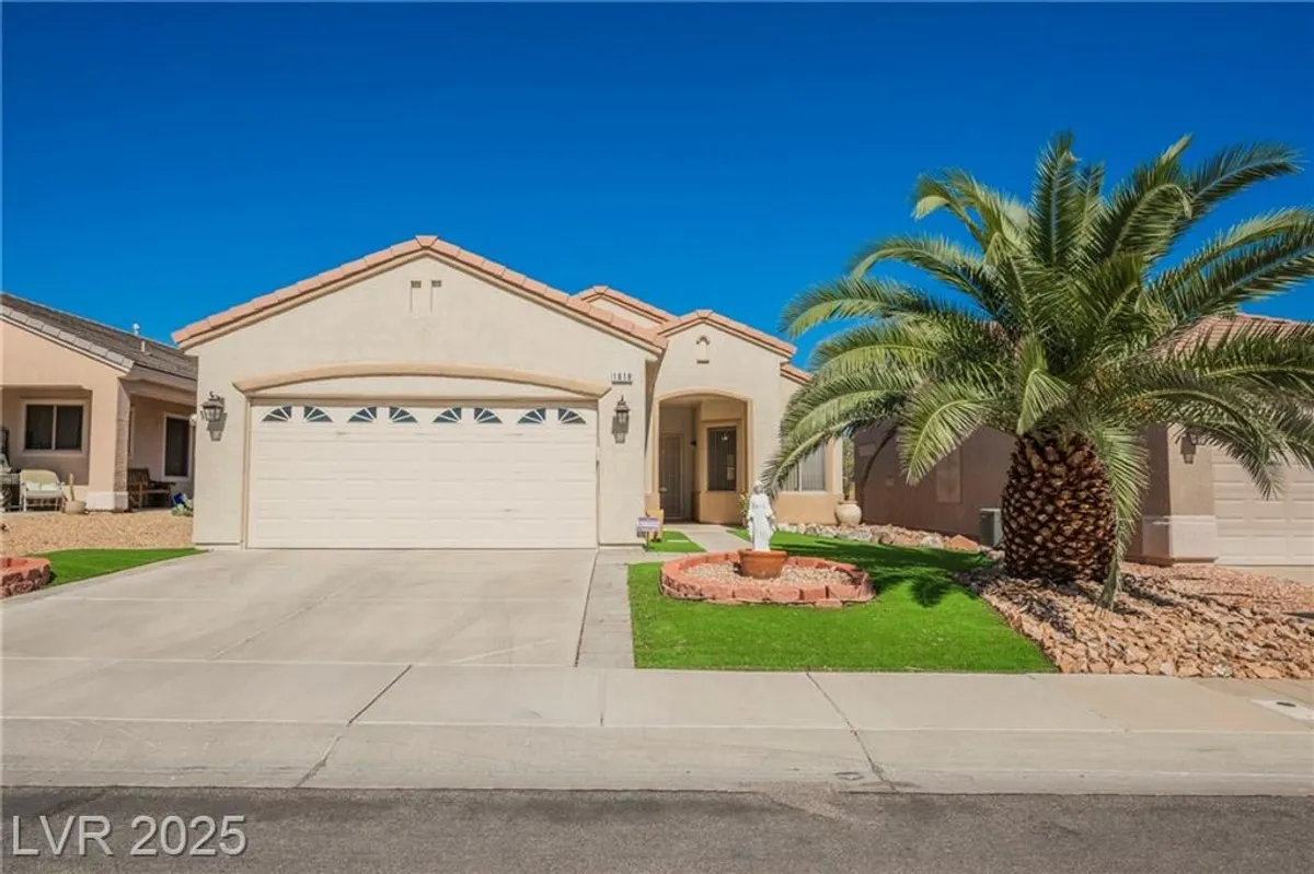 Property Slideshow image 1 of 50 | 1818 eagle mesa ave, Henderson, NV, 89012
