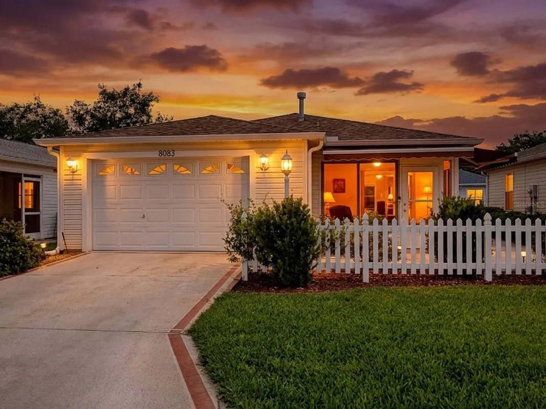 Property Slideshow image 1 of 19 | 8083 se 169th palownia loop, The Villages, FL, 32162