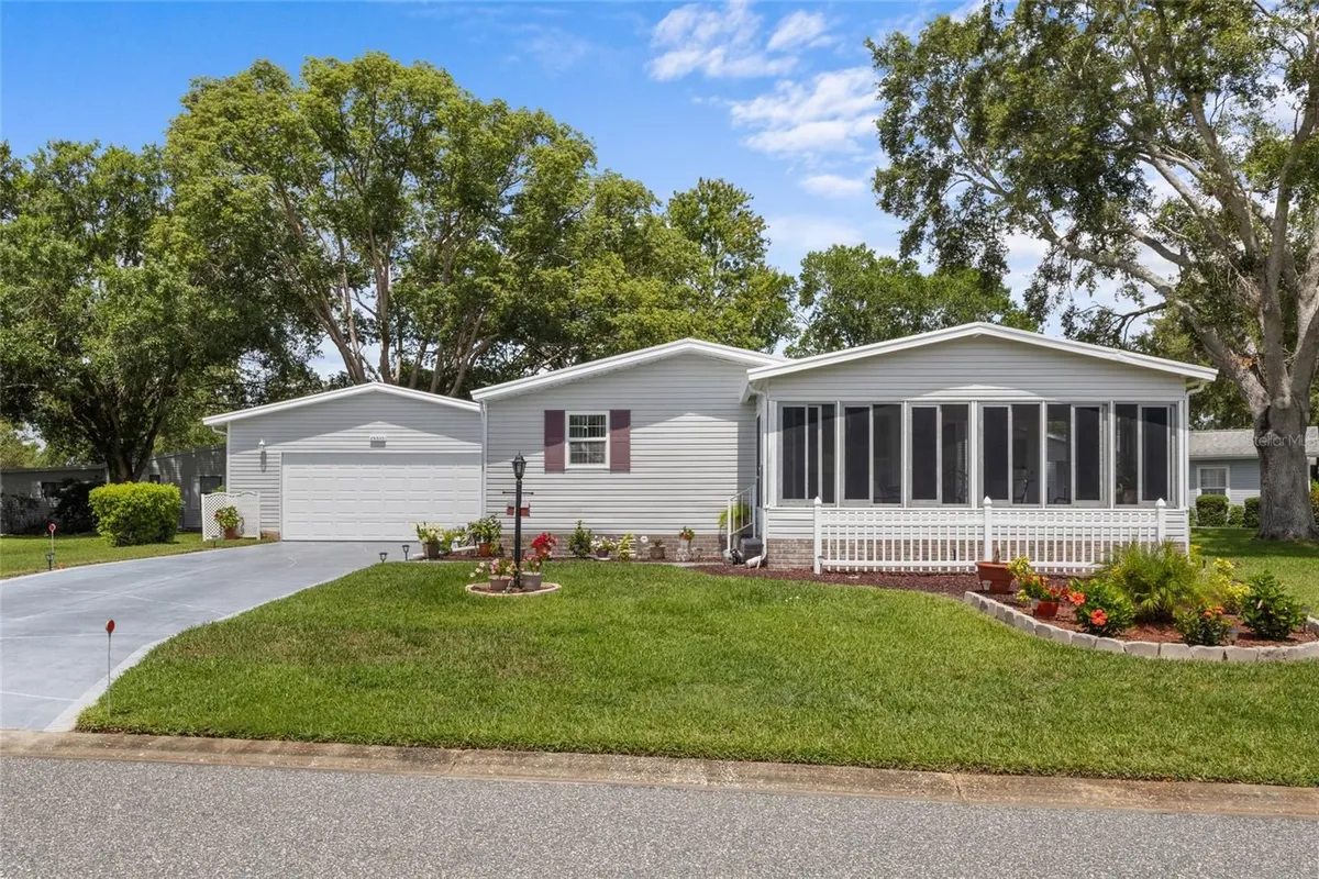 Property Slideshow image 1 of 38 | 25333 casa del lago ln, Leesburg, FL, 34748