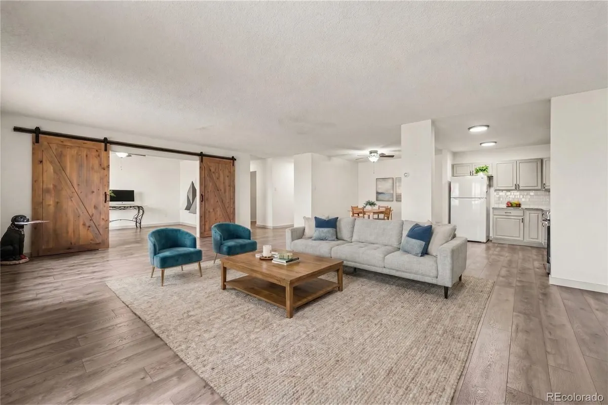 Property Slideshow image 1 of 21 | 300 s clinton st 8c, Denver, CO, 80247