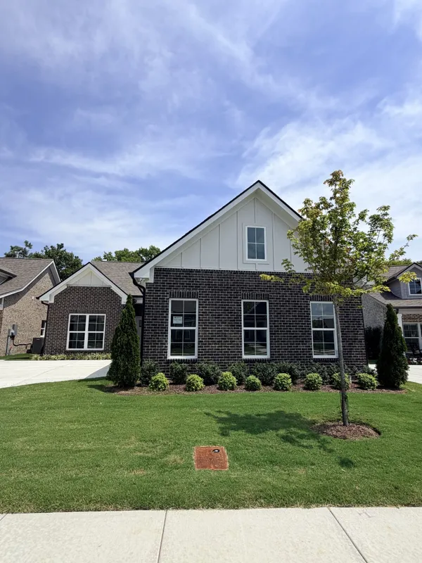 Property Slideshow image 1 of 21 | 7204 maddenwood ln, Hermitage, TN, 37076