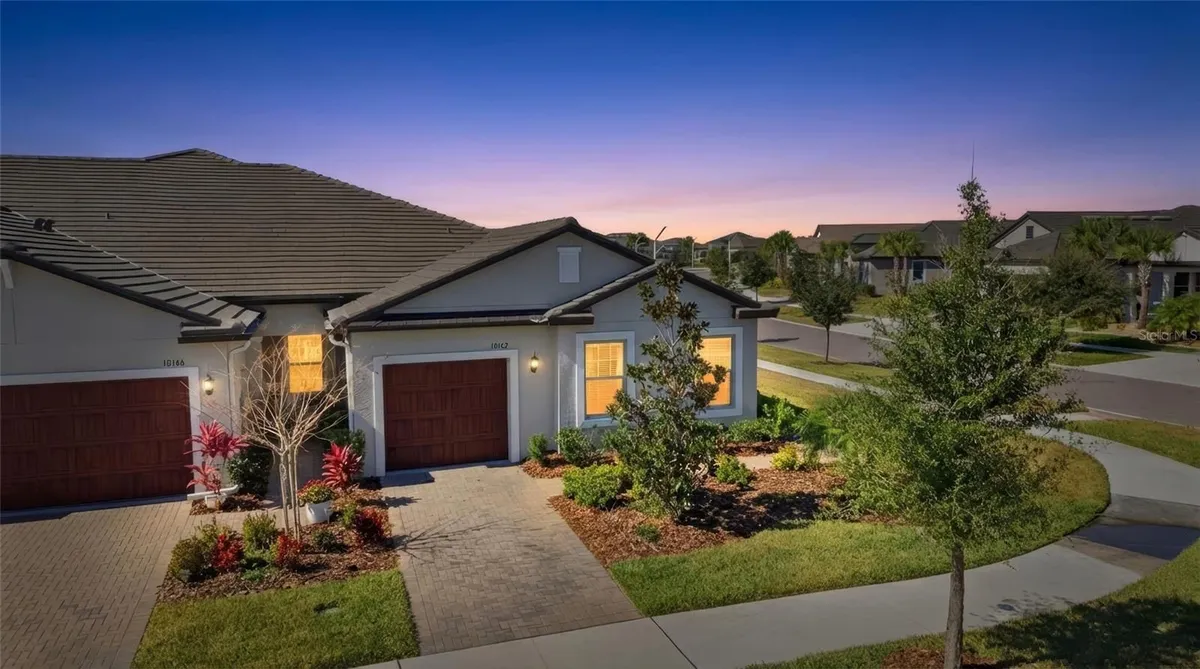 Property Slideshow image 1 of 37 | 10162 echo dock loop, San Antonio, FL, 33576