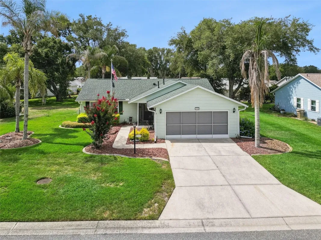 Property Slideshow image 1 of 86 | 25948 newcombe cir, Leesburg, FL, 34748
