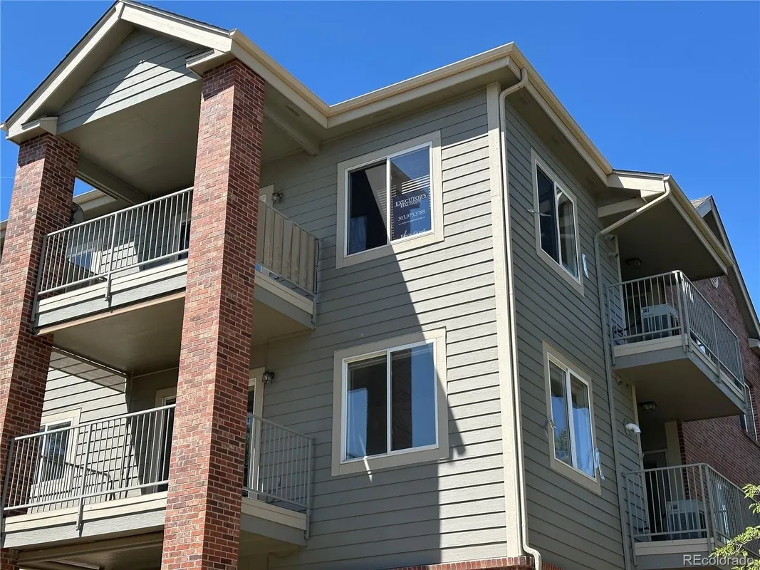Property Slideshow image 1 of 15 | 2895 w riverwalk cir 301, Littleton, CO, 80123