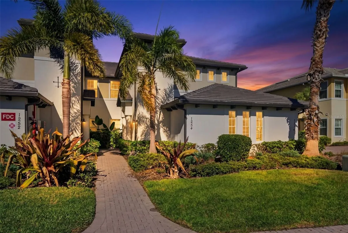 Property Slideshow image 1 of 97 | 1254 riverscape st d, Bradenton, FL, 34208