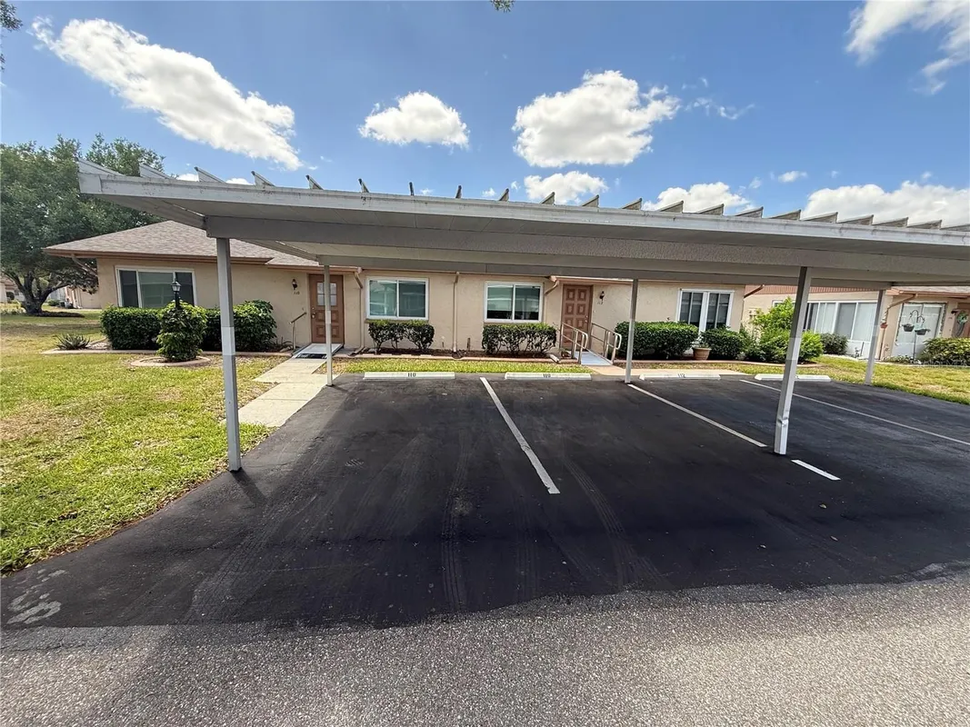 Property Slideshow image 1 of 29 | 110 & 112 gloucester blvd 110 & 112, Sun City Center, FL, 33573