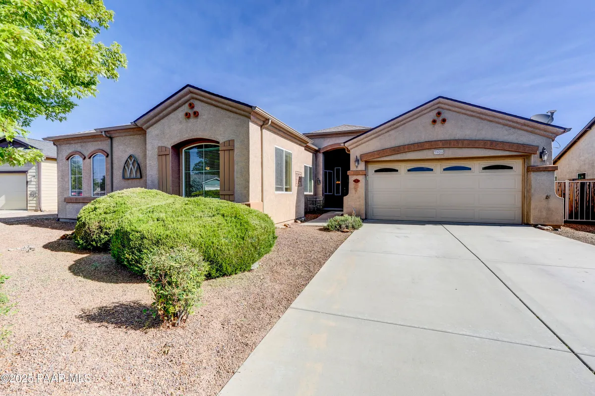 Property Slideshow image 1 of 51 | 7906 e mesteno rd, Prescott Valley, AZ, 86315